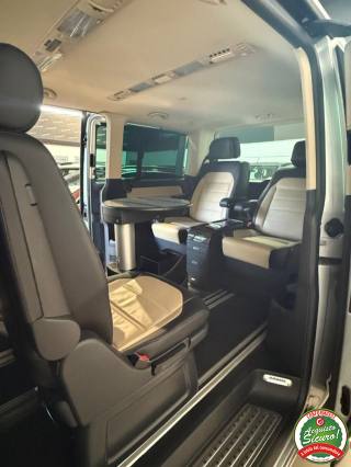 VOLKSWAGEN Caravelle usata, con Sistema di navigazione