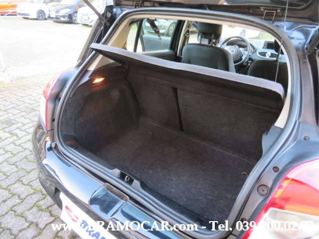 RENAULT Clio usata, con Monitoraggio pressione pneumatici