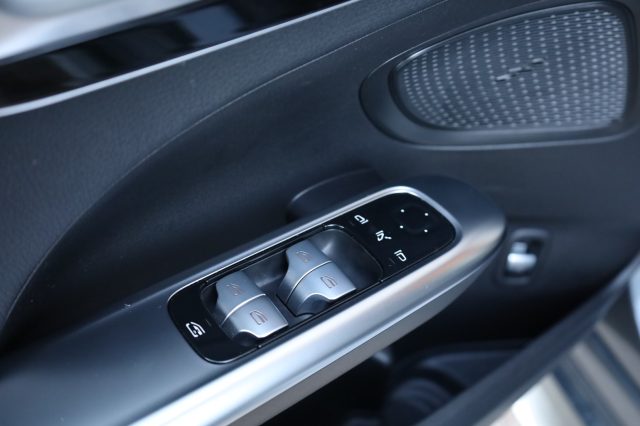 MERCEDES-BENZ C 300 usata 109