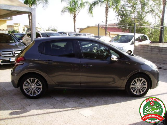 PEUGEOT 208 usata, con Cerchi in lega