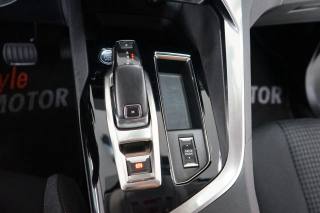 PEUGEOT 5008 usata, con Sistema di navigazione