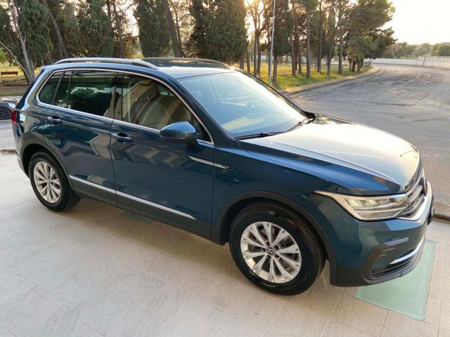 VOLKSWAGEN Tiguan usata, con Airbag laterali