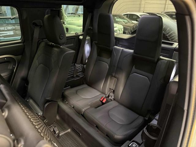 LAND ROVER Defender usata, con USB