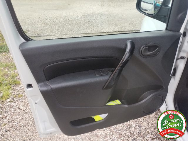 RENAULT Kangoo usata 8