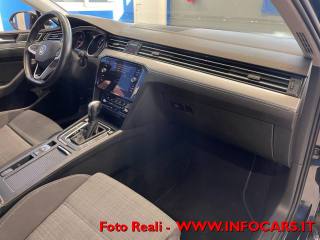 VOLKSWAGEN Passat Variant usata, con Specchietti laterali elettrici