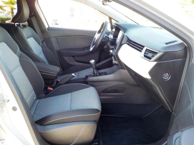 RENAULT Clio usata, con Luci diurne