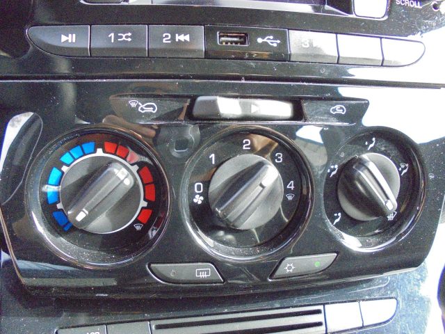 LANCIA Ypsilon usata 23