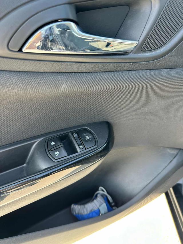 OPEL Corsa usata, con Cruise Control