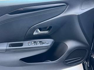 OPEL Corsa usata, con Servosterzo