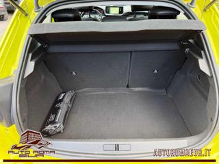 PEUGEOT 208 usata, con USB