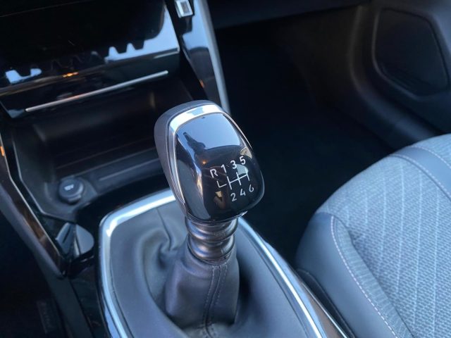 PEUGEOT 208 usata, con Volante multifunzione