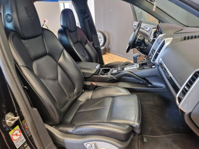 PORSCHE Cayenne usata, con Specchietti laterali elettrici