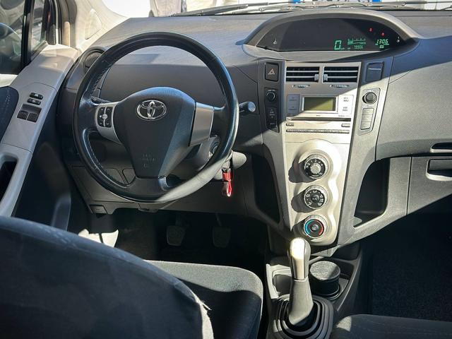 TOYOTA Yaris usata, con Airbag testa