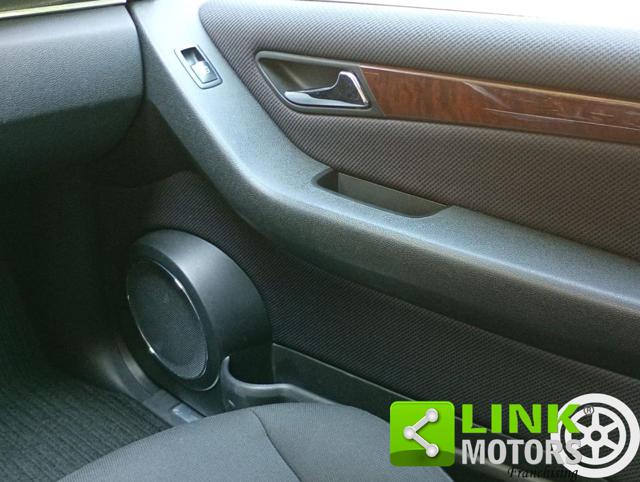 MERCEDES-BENZ B 180 usata, con Isofix