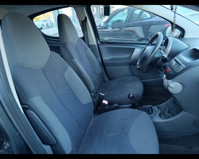 PEUGEOT 107 usata 5