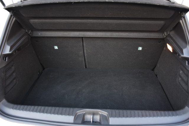 MITSUBISHI Colt usata, con Sistema di navigazione