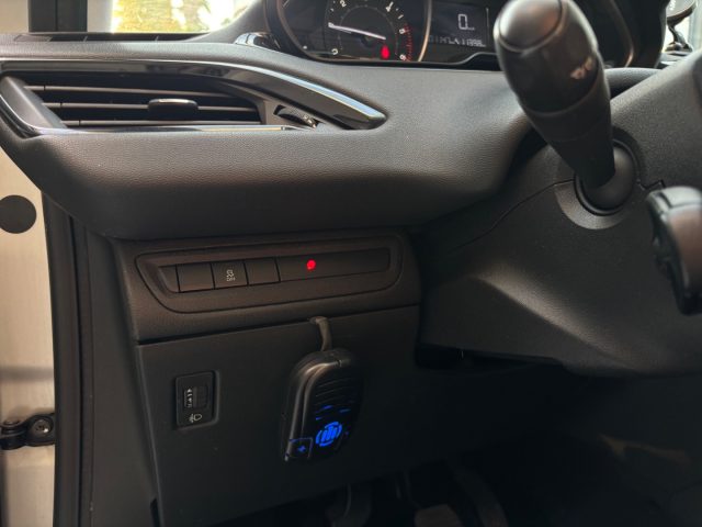 PEUGEOT 208 usata 38