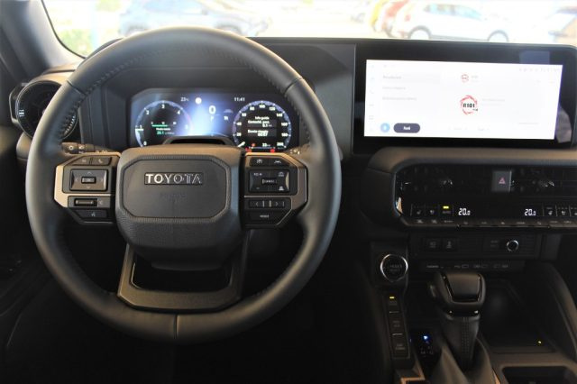 TOYOTA Land Cruiser usata, con Fendinebbia