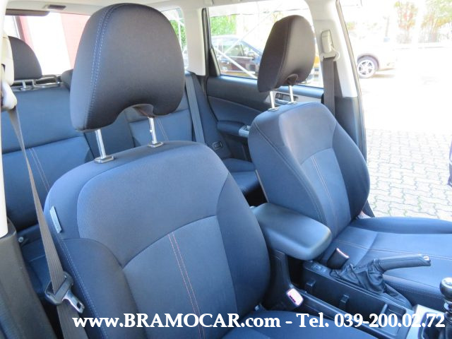 SUBARU Forester usata, con Sedile posteriore sdoppiato