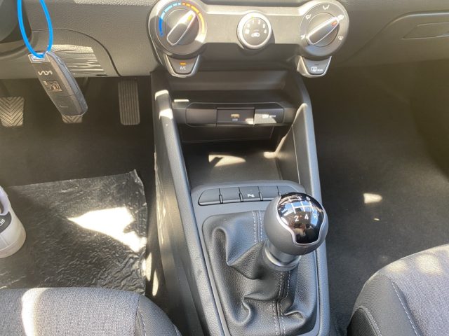 KIA Stonic usata, con Autoradio digitale