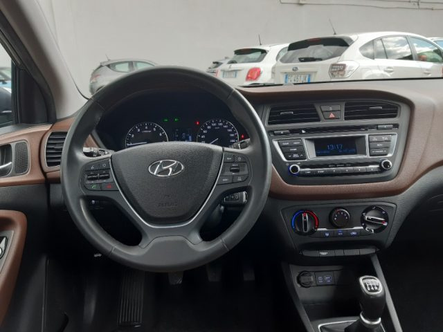 HYUNDAI i20 usata, con Autoradio