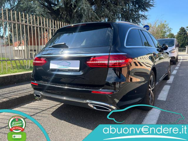 MERCEDES-BENZ E 220 usata, con Boardcomputer