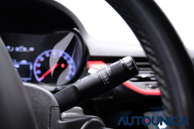 OPEL Corsa usata, con USB
