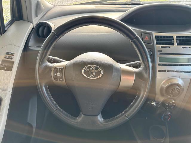 TOYOTA Yaris usata, con Fendinebbia