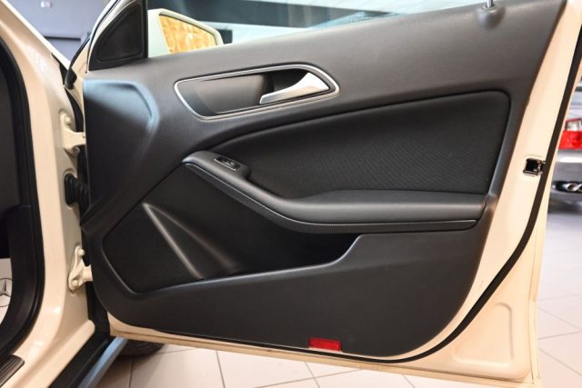 MERCEDES-BENZ GLA 180 usata 64