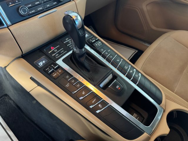PORSCHE Macan usata 32