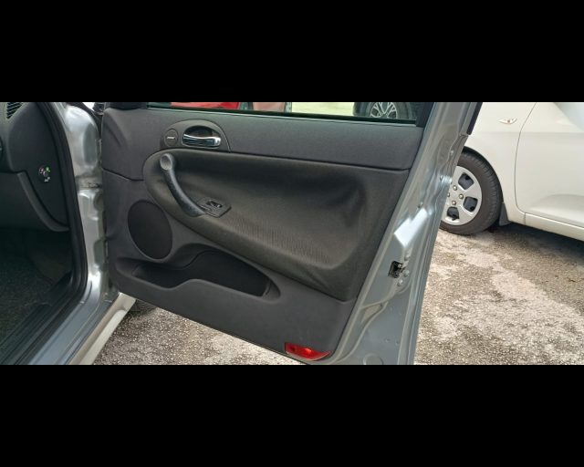 ALFA ROMEO 147 usata, con Climatizzatore