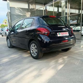 PEUGEOT 208 usata, con Autoradio