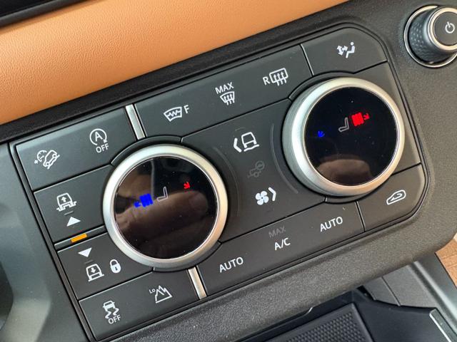 LAND ROVER Defender usata, con USB