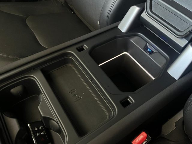 LAND ROVER Defender usata, con Bracciolo
