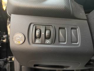 RENAULT Clio usata, con Specchietti laterali elettrici