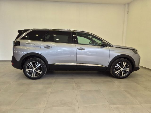 PEUGEOT 5008 usata, con Autoradio