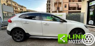 VOLVO V40 Cross Country usata, con Cerchi in lega