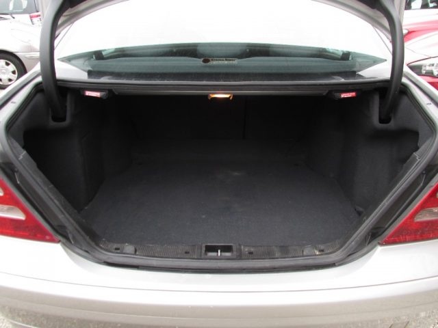 MERCEDES-BENZ C 200 usata, con Fendinebbia