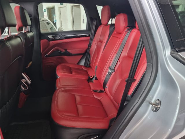 PORSCHE Cayenne usata, con Autoradio