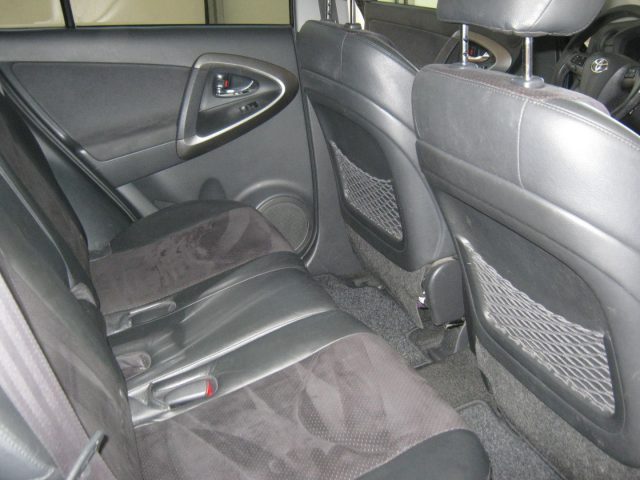 TOYOTA RAV 4 usata, con Cerchi in lega