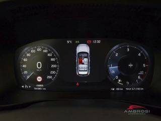 VOLVO XC40 usata 12