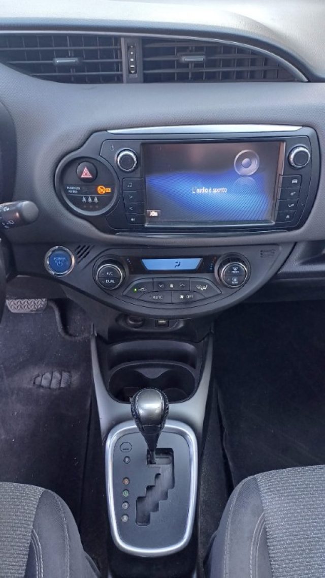 TOYOTA Yaris usata, con Specchietti laterali elettrici