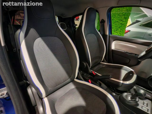 RENAULT Twingo usata, con Autoradio digitale