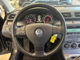 VOLKSWAGEN Passat usata, con Controllo trazione