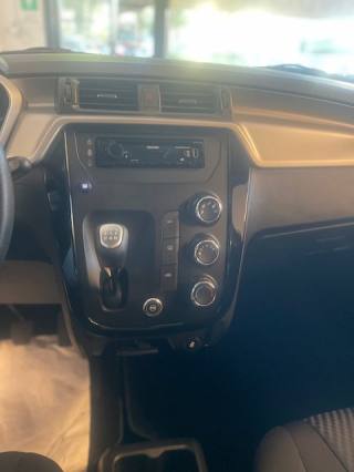 MAHINDRA KUV100 usata 16