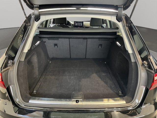 AUDI A4 usata, con Fari LED