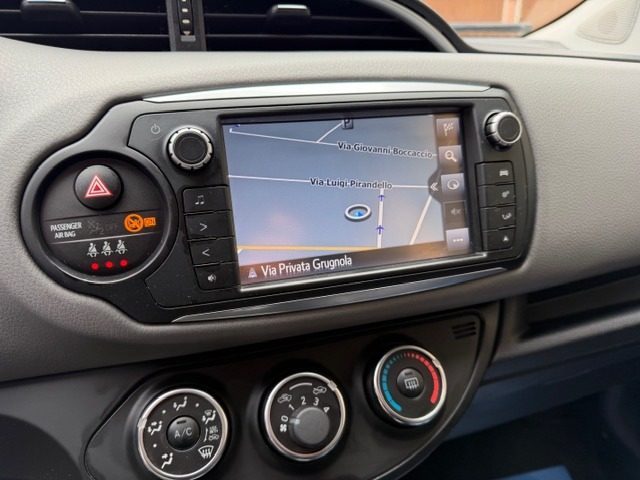TOYOTA Yaris usata, con Lettore CD