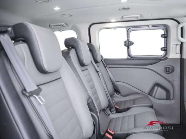 FORD Tourneo Custom usata 12