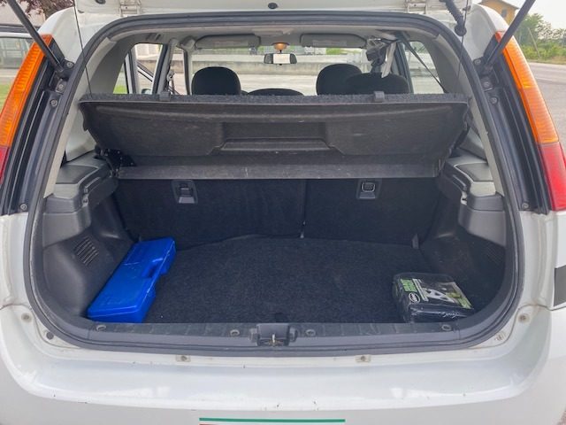 SUZUKI Ignis usata, con Luce d