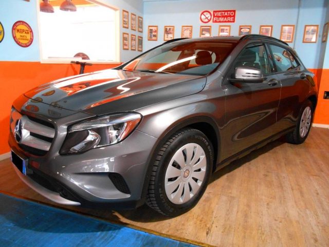 MERCEDES-BENZ GLA 180 usata, con Airbag